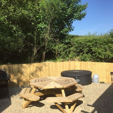 Romantic Getaway Luxury Wooden Cabin With Private Hot Tub And Bbq 애버리스트위스 외부 사진