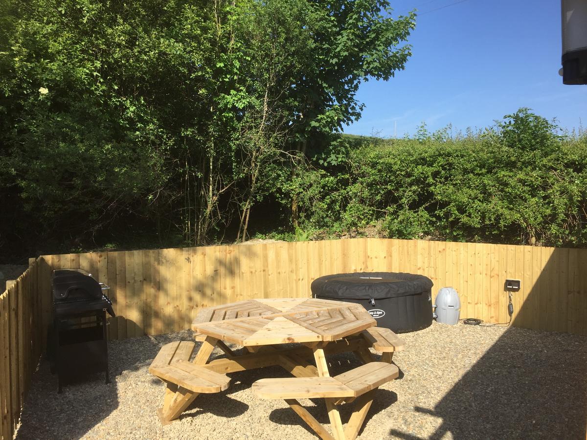 Romantic Getaway Luxury Wooden Cabin With Private Hot Tub And Bbq 애버리스트위스 외부 사진